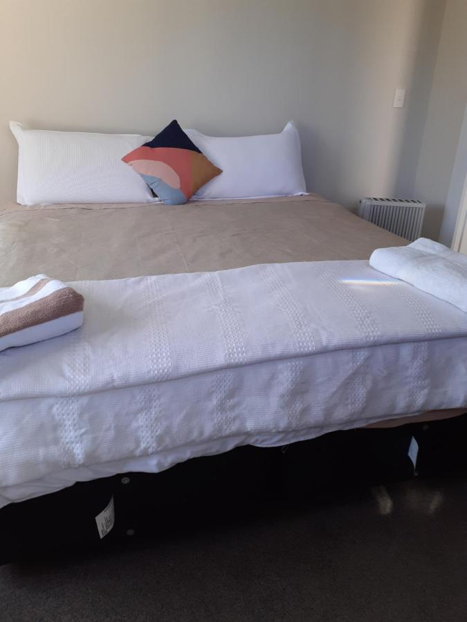 Intrepid Bed & Breakfast Christchurch Exteriör bild